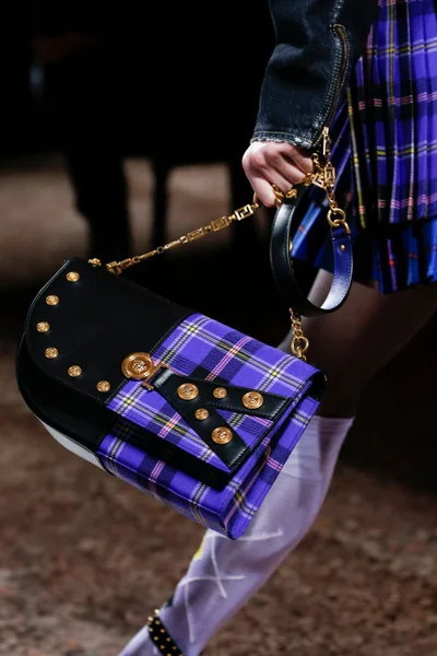 Look 30